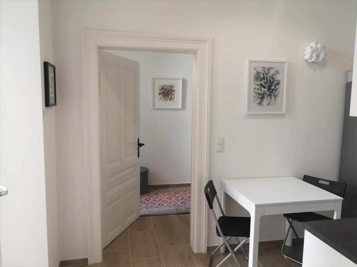 Ruhige Art-Garconniere Mit Balkon Apartment เวียนนา ภายนอก รูปภาพ